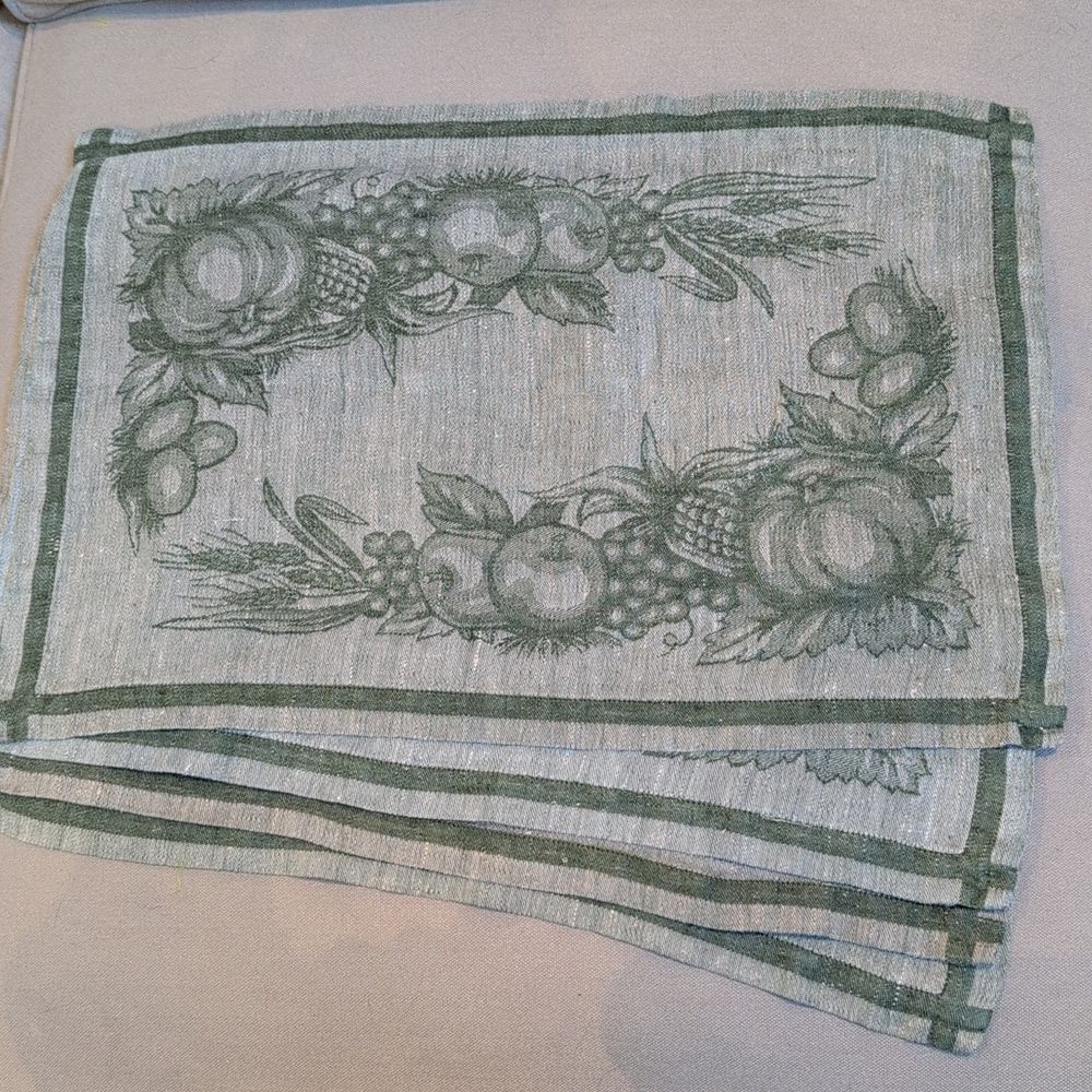 Williams Sonoma Green Linen Autumnal Harvest Fabric Placemats, Set of 4